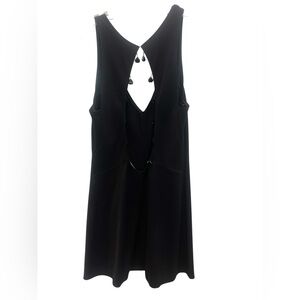 Chloe black V neckl dress
